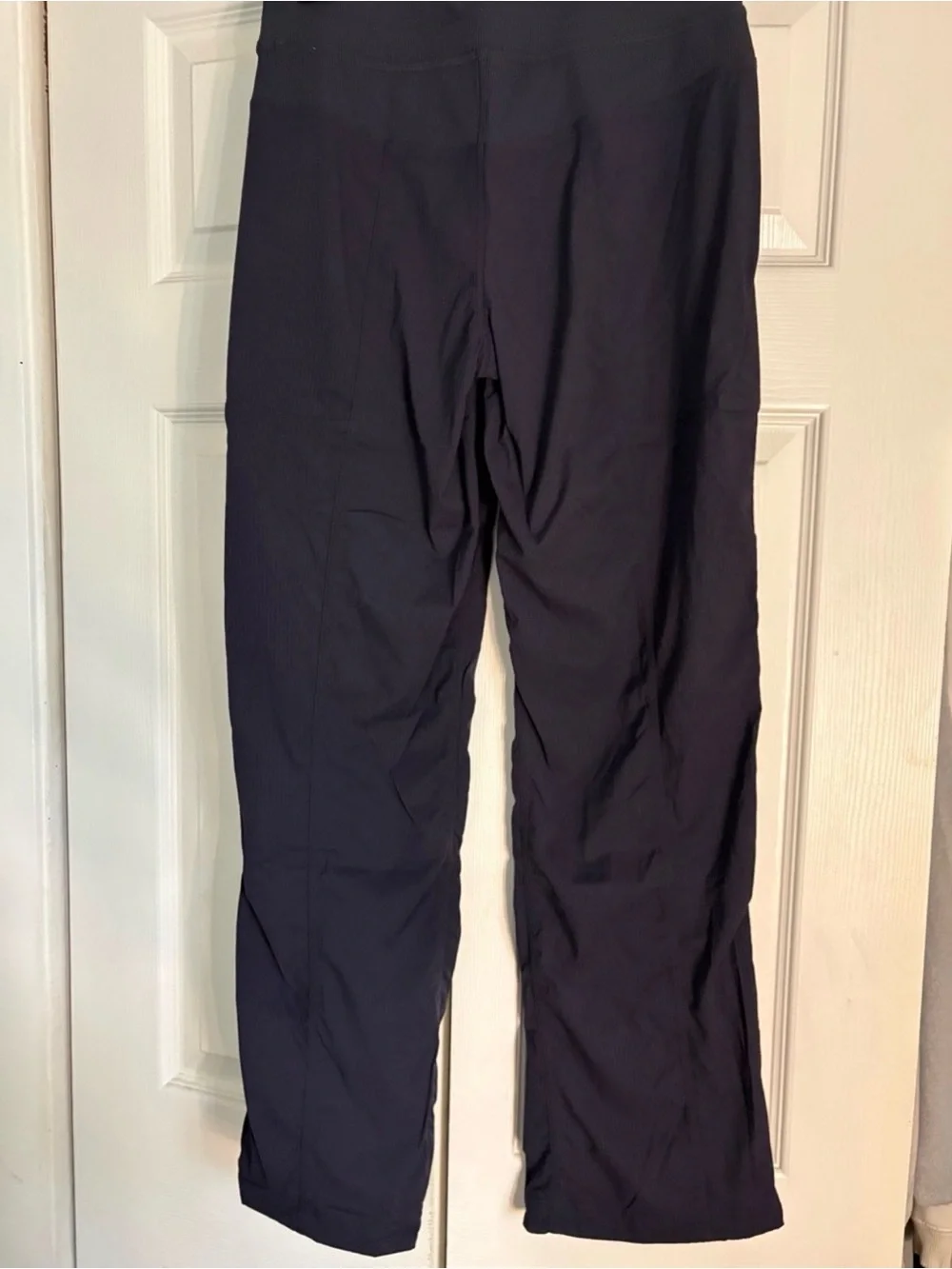 NWOT Lululemon dance studio pants short version